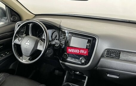 Mitsubishi Outlander III рестайлинг 3, 2015 год, 1 797 000 рублей, 9 фотография