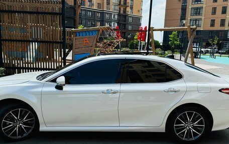 Toyota Camry, 2023 год, 3 900 000 рублей, 6 фотография