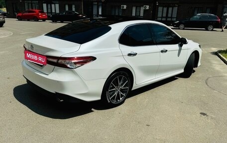 Toyota Camry, 2023 год, 3 900 000 рублей, 2 фотография
