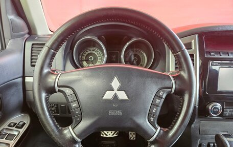 Mitsubishi Pajero IV, 2015 год, 2 199 000 рублей, 10 фотография