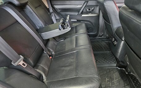 Mitsubishi Pajero IV, 2015 год, 2 199 000 рублей, 13 фотография