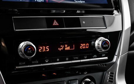Mitsubishi Pajero Sport III рестайлинг, 2020 год, 3 698 000 рублей, 18 фотография