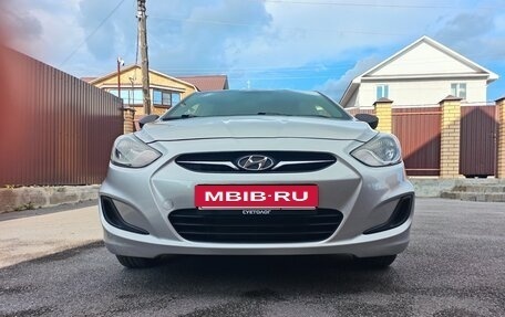Hyundai Solaris II рестайлинг, 2014 год, 1 100 000 рублей, 2 фотография