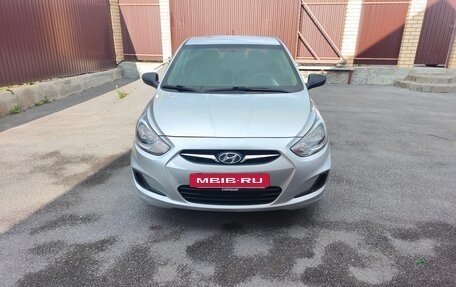 Hyundai Solaris II рестайлинг, 2014 год, 1 100 000 рублей, 3 фотография