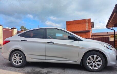 Hyundai Solaris II рестайлинг, 2014 год, 1 100 000 рублей, 4 фотография