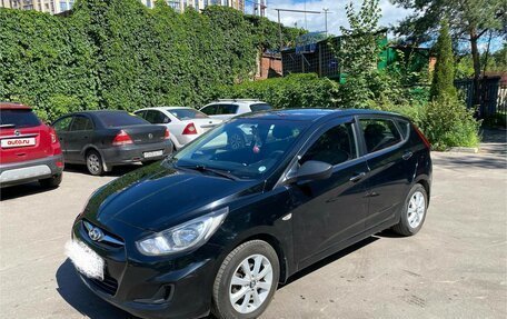 Hyundai Solaris II рестайлинг, 2013 год, 950 000 рублей, 3 фотография