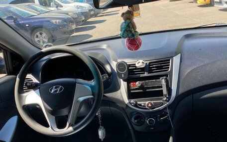 Hyundai Solaris II рестайлинг, 2013 год, 950 000 рублей, 14 фотография