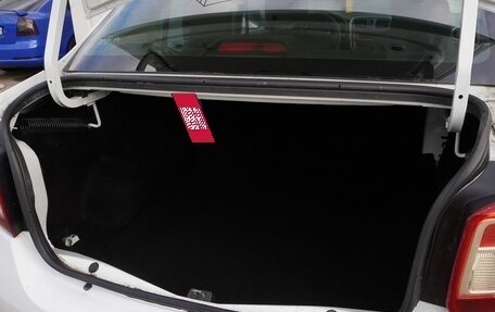 Renault Logan II, 2018 год, 650 000 рублей, 9 фотография