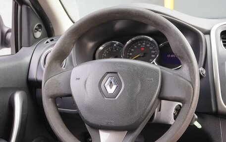 Renault Logan II, 2018 год, 650 000 рублей, 11 фотография