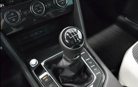 Volkswagen Tiguan II, 2019 год, 2 130 000 рублей, 5 фотография