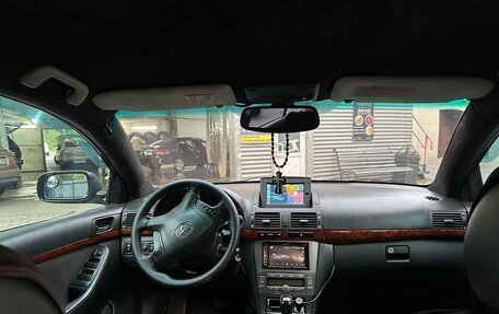 Toyota Avensis III рестайлинг, 2004 год, 800 000 рублей, 11 фотография