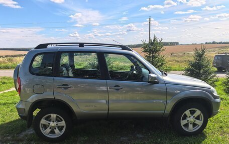 Chevrolet Niva I рестайлинг, 2015 год, 730 000 рублей, 12 фотография