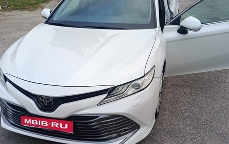 Toyota Camry, 2018 год, 2 800 000 рублей, 1 фотография