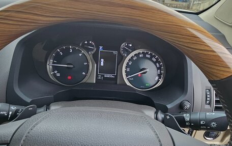 Toyota Land Cruiser Prado 150 рестайлинг 2, 2020 год, 6 500 000 рублей, 3 фотография
