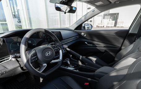 Hyundai Elantra, 2024 год, 3 000 000 рублей, 36 фотография