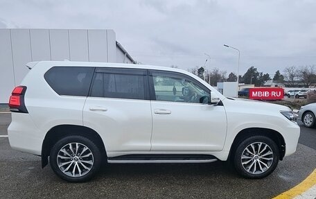 Toyota Land Cruiser Prado 150 рестайлинг 2, 2020 год, 6 500 000 рублей, 11 фотография