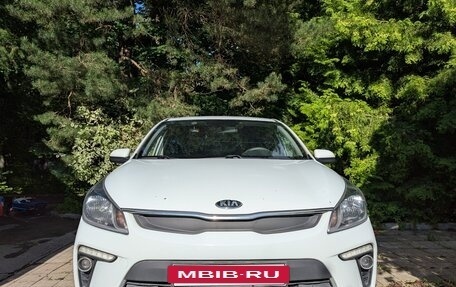 KIA Rio IV, 2018 год, 1 100 000 рублей, 3 фотография