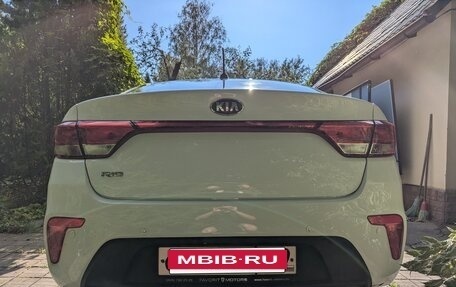 KIA Rio IV, 2018 год, 1 100 000 рублей, 8 фотография