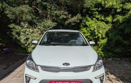 KIA Rio IV, 2018 год, 1 100 000 рублей, 4 фотография