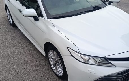 Toyota Camry, 2018 год, 2 800 000 рублей, 3 фотография