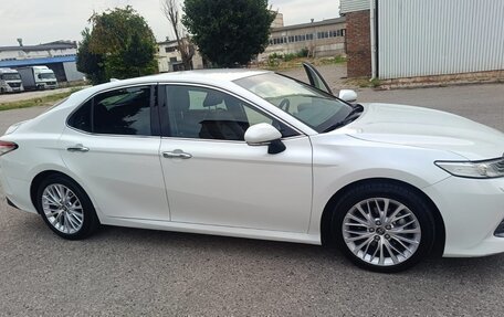 Toyota Camry, 2018 год, 2 800 000 рублей, 5 фотография