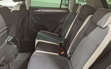 Volkswagen Tiguan II, 2019 год, 2 699 000 рублей, 16 фотография