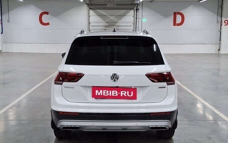 Volkswagen Tiguan II, 2019 год, 2 699 000 рублей, 10 фотография
