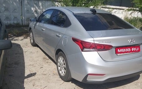 Hyundai Solaris II рестайлинг, 2018 год, 900 000 рублей, 1 фотография