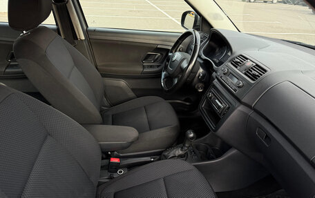 Skoda Fabia II, 2011 год, 600 000 рублей, 10 фотография