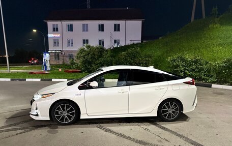 Toyota Prius IV XW50, 2017 год, 1 810 000 рублей, 4 фотография