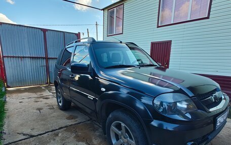 Chevrolet Niva I рестайлинг, 2017 год, 855 000 рублей, 6 фотография
