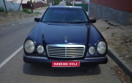 Mercedes-Benz E-Класс, 1998 год, 200 000 рублей, 1 фотография