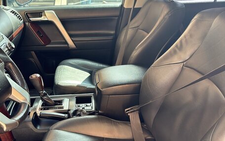 Toyota Land Cruiser Prado 150 рестайлинг 2, 2015 год, 4 000 000 рублей, 9 фотография