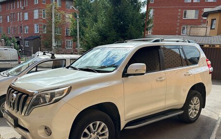 Toyota Land Cruiser Prado 150 рестайлинг 2, 2015 год, 4 000 000 рублей, 6 фотография