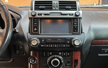 Toyota Land Cruiser Prado 150 рестайлинг 2, 2015 год, 4 000 000 рублей, 13 фотография