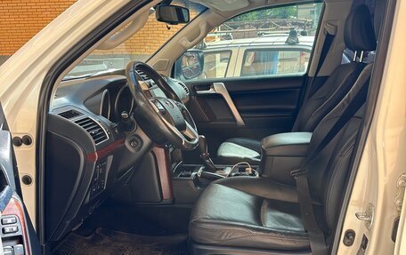 Toyota Land Cruiser Prado 150 рестайлинг 2, 2015 год, 4 000 000 рублей, 21 фотография