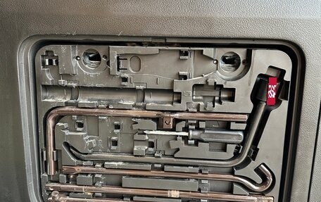 Toyota Land Cruiser Prado 150 рестайлинг 2, 2015 год, 4 000 000 рублей, 17 фотография