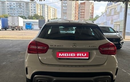 Mercedes-Benz GLA, 2015 год, 2 650 000 рублей, 11 фотография