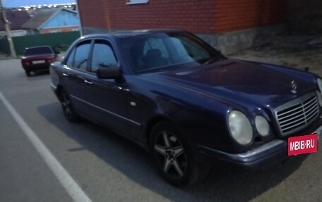 Mercedes-Benz E-Класс, 1998 год, 200 000 рублей, 2 фотография