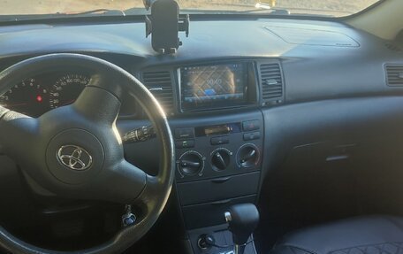 Toyota Corolla, 2005 год, 675 000 рублей, 2 фотография