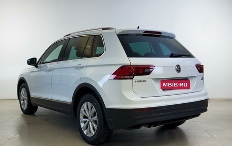 Volkswagen Tiguan II, 2017 год, 2 180 000 рублей, 2 фотография