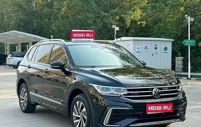 Volkswagen Tiguan II, 2022 год, 1 800 000 рублей, 1 фотография