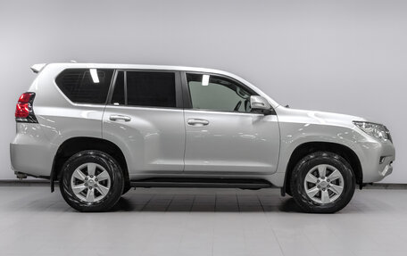 Toyota Land Cruiser Prado 150 рестайлинг 2, 2019 год, 5 150 000 рублей, 4 фотография