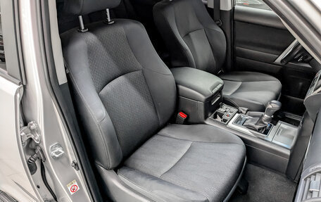 Toyota Land Cruiser Prado 150 рестайлинг 2, 2019 год, 5 150 000 рублей, 23 фотография