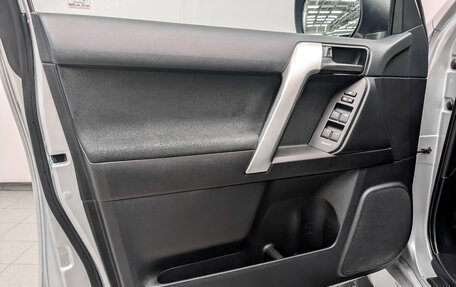 Toyota Land Cruiser Prado 150 рестайлинг 2, 2019 год, 5 150 000 рублей, 19 фотография