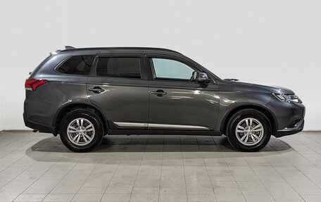 Mitsubishi Outlander III рестайлинг 3, 2021 год, 2 545 000 рублей, 4 фотография
