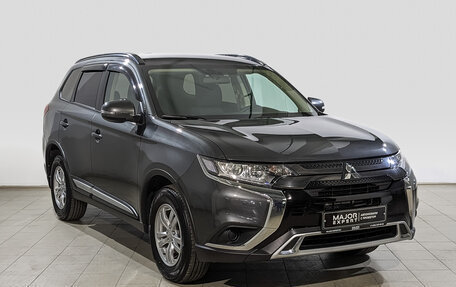 Mitsubishi Outlander III рестайлинг 3, 2021 год, 2 545 000 рублей, 3 фотография