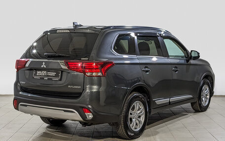 Mitsubishi Outlander III рестайлинг 3, 2021 год, 2 545 000 рублей, 5 фотография
