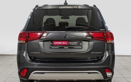 Mitsubishi Outlander III рестайлинг 3, 2021 год, 2 545 000 рублей, 6 фотография