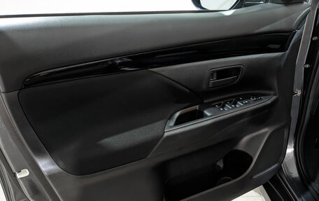 Mitsubishi Outlander III рестайлинг 3, 2021 год, 2 545 000 рублей, 19 фотография